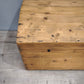 148 Baule in legno con maniglie in metallo