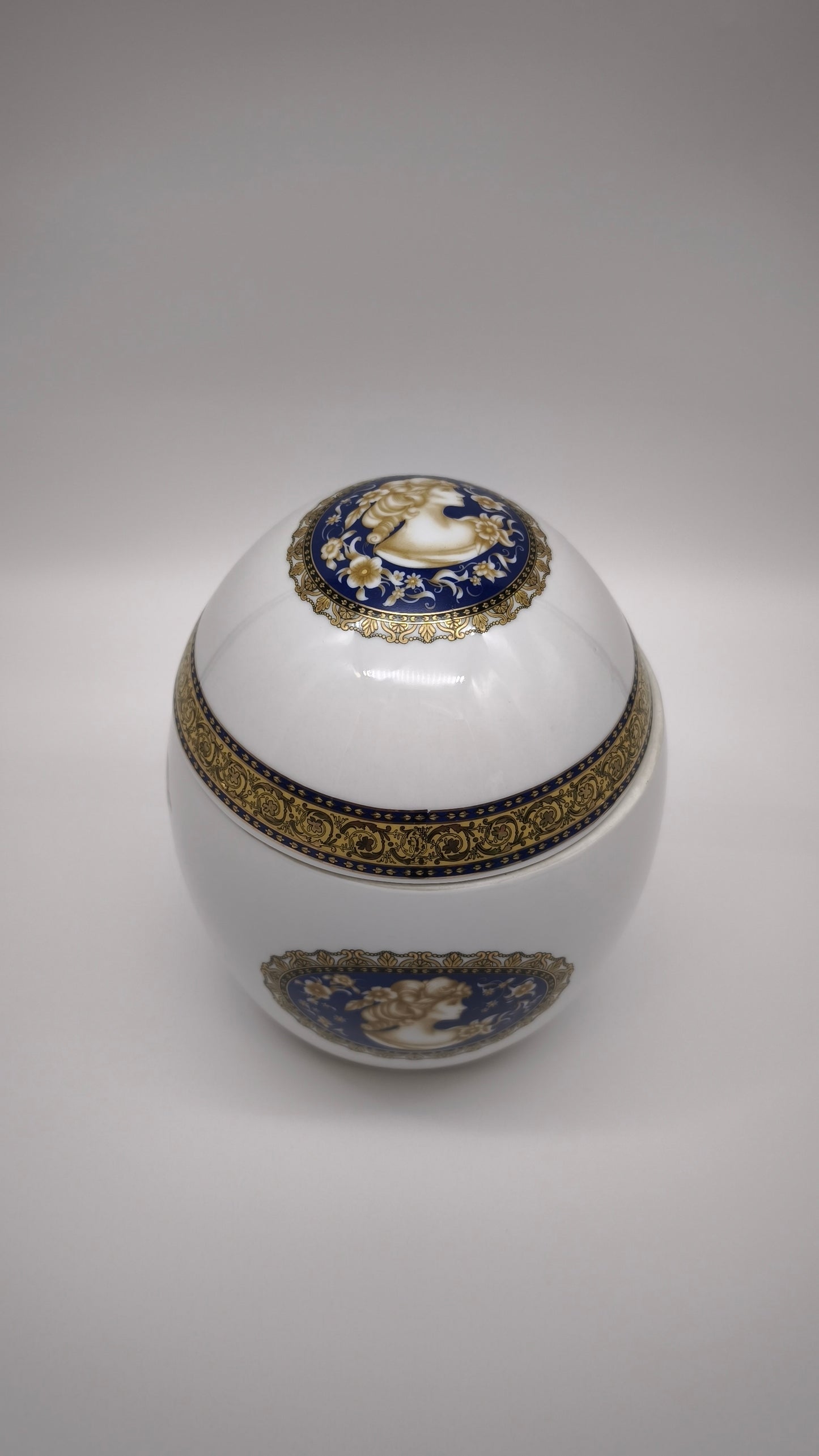 91180 Vaso uovo in ceramica decorata