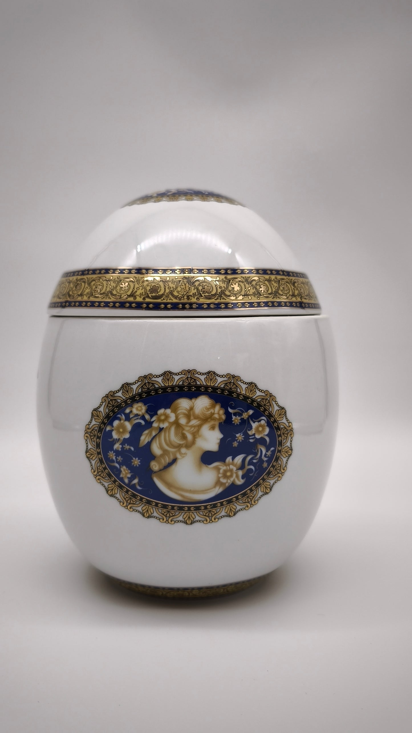 91180 Vaso uovo in ceramica decorata