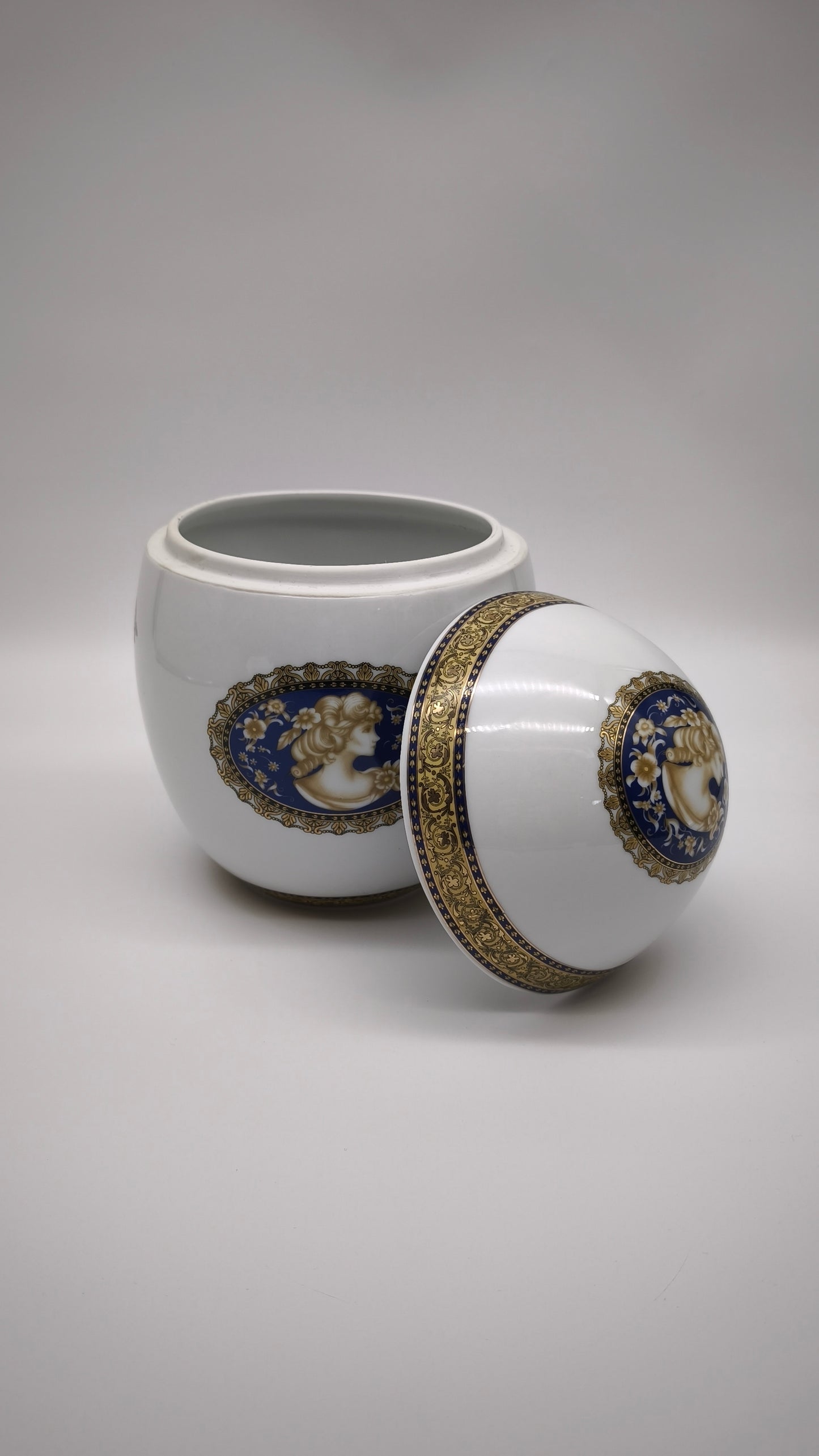 91180 Vaso uovo in ceramica decorata