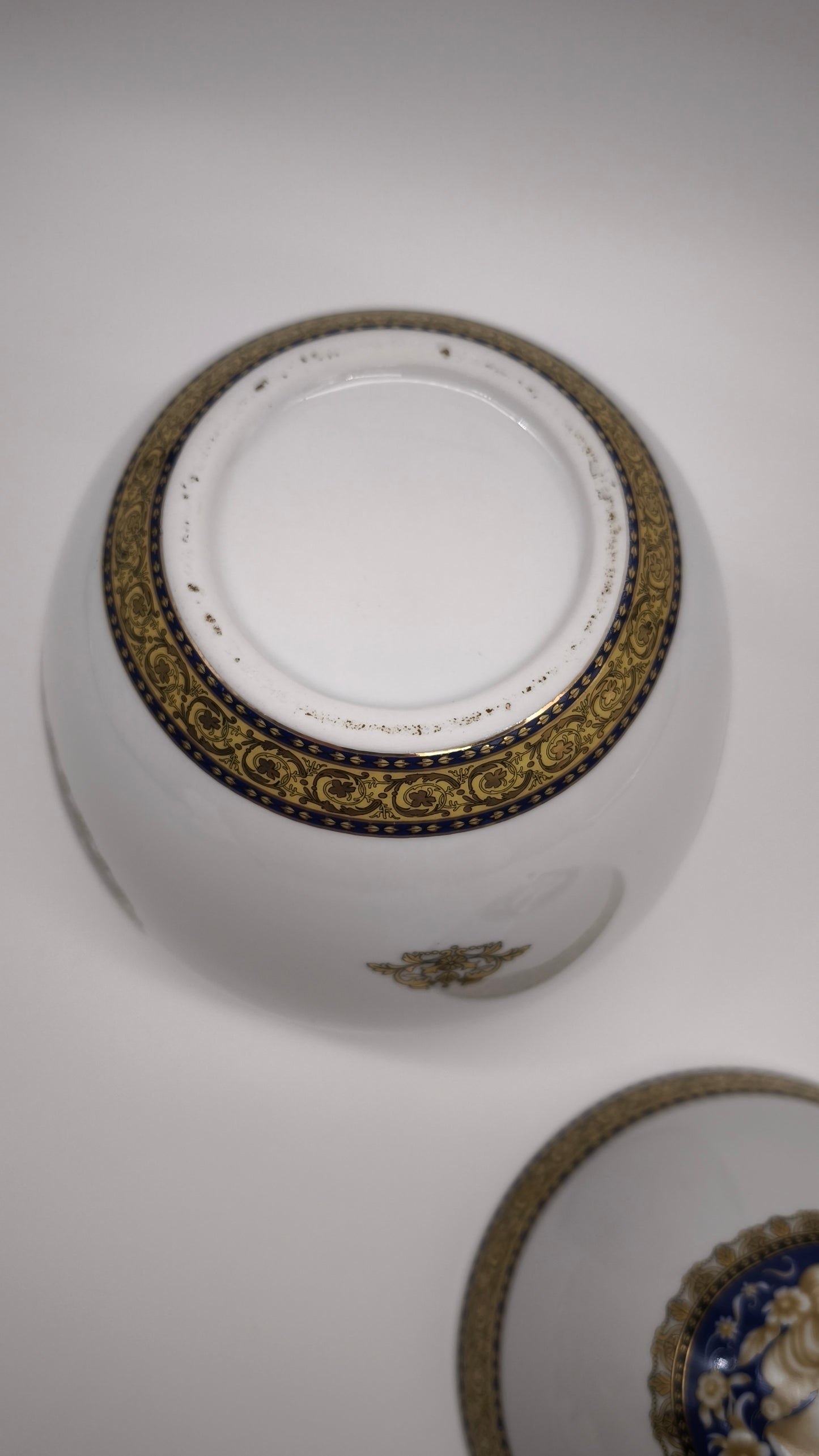 91180 Vaso uovo in ceramica decorata