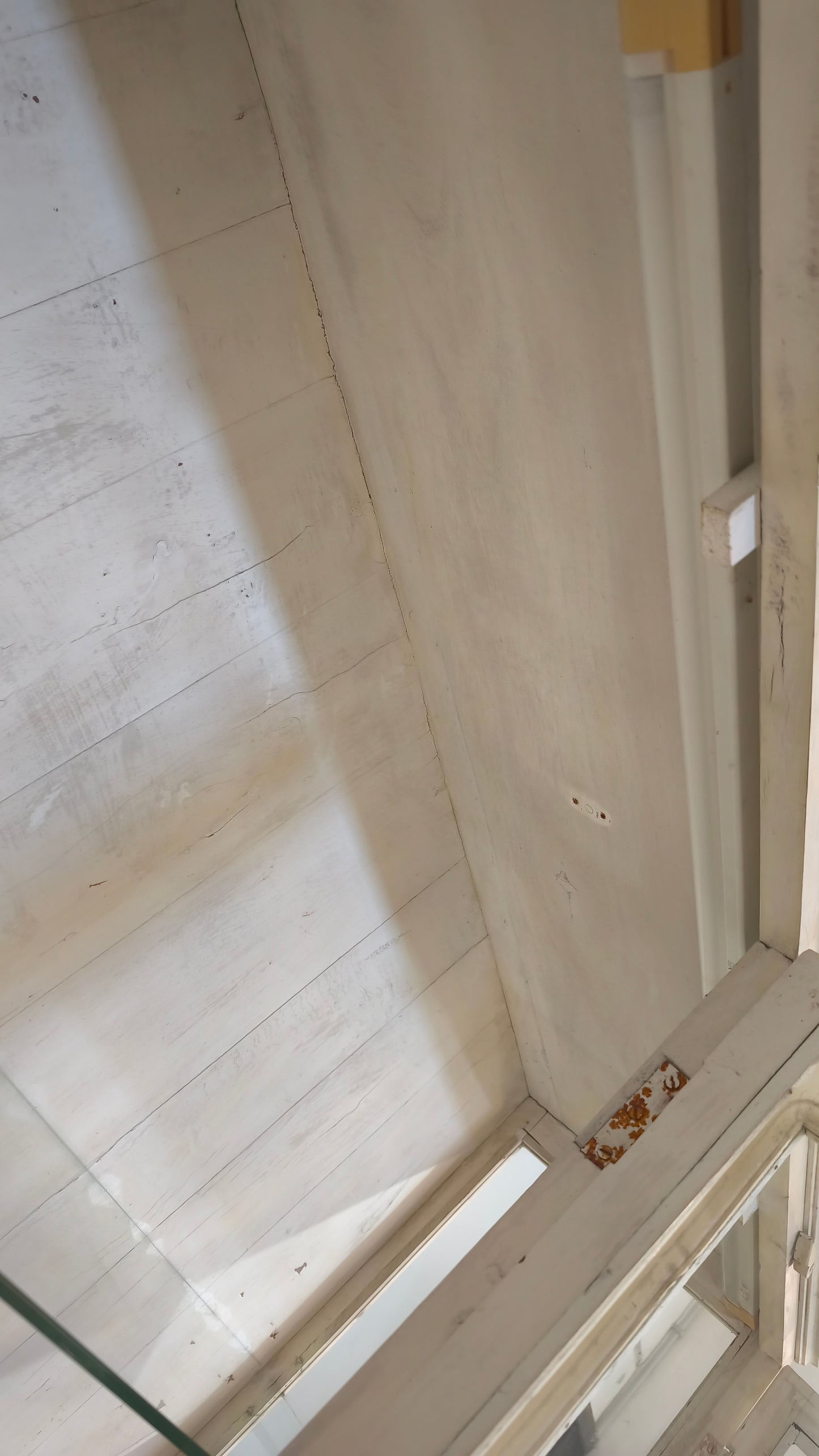 91199 Vetrina in legno di teak dipinta bianca
