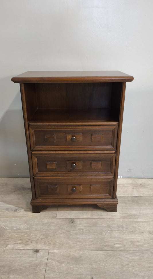 91193 Comodino in legno con tre cassetti