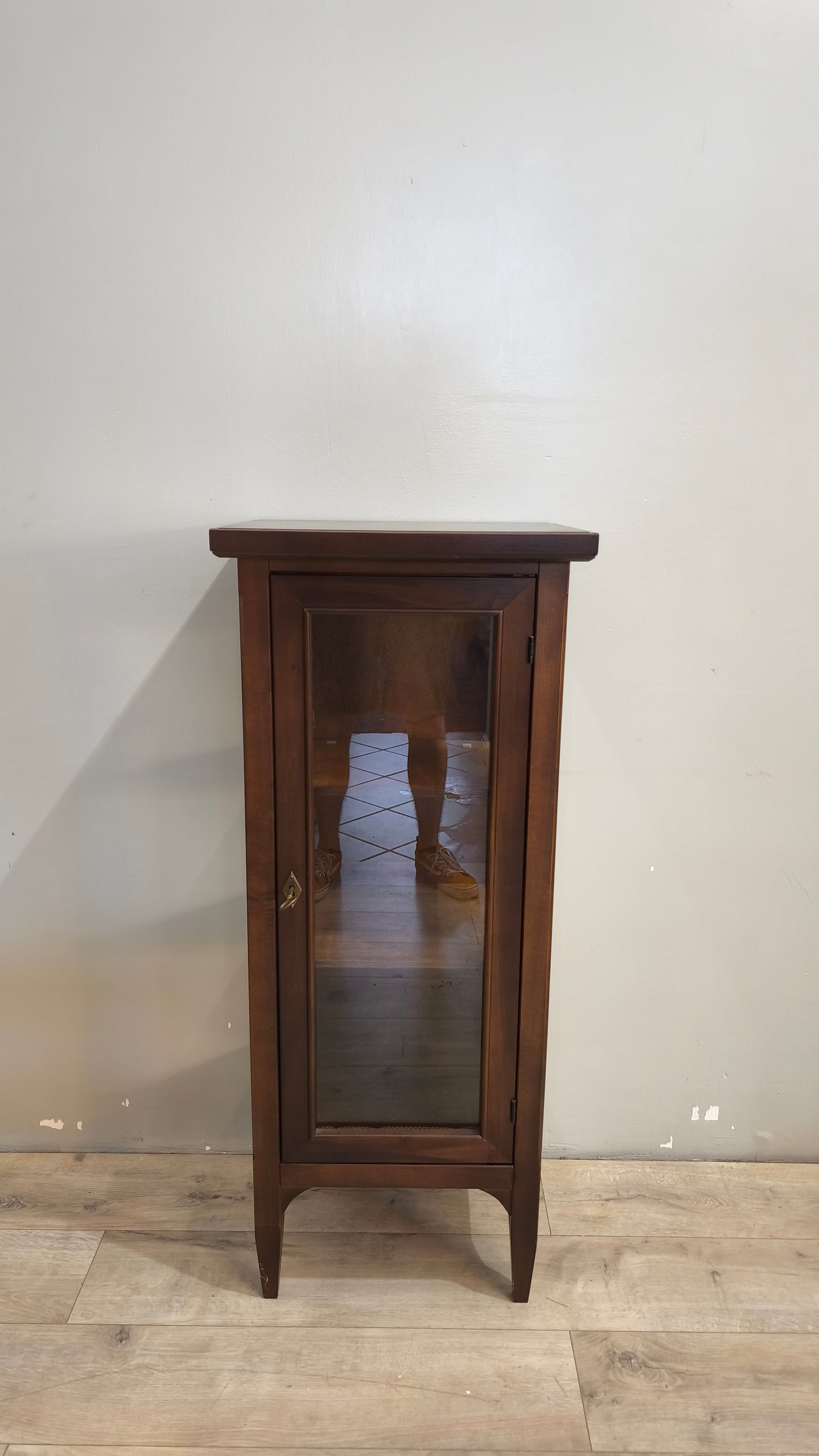 157 Vetrinetta in legno un'anta