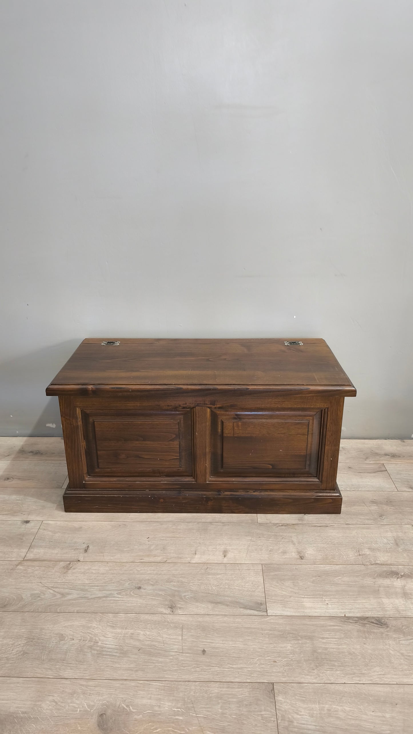 162 Cassapanca in legno