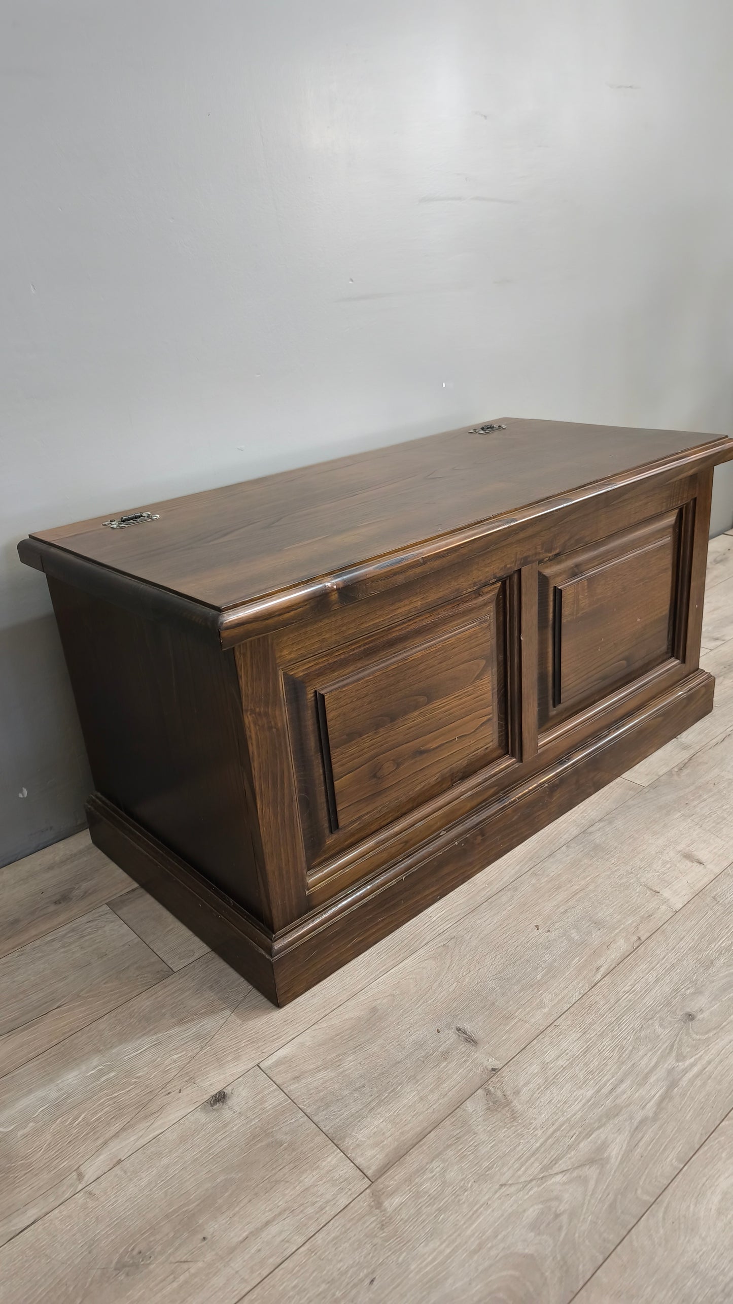 162 Cassapanca in legno