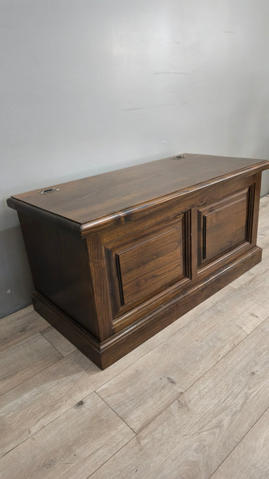162 Cassapanca in legno