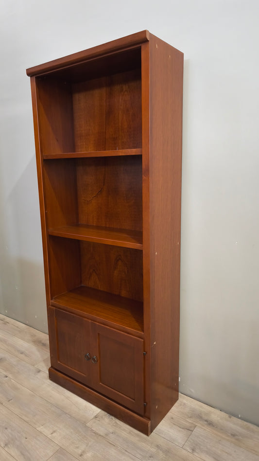 91184 Libreria in legno tre ripiani con due sportelli inferiori
