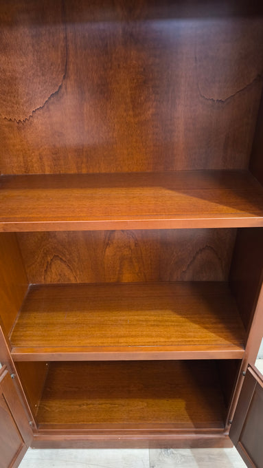 91184 Libreria in legno tre ripiani con due sportelli inferiori