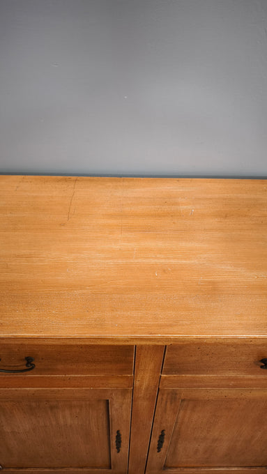 91350 Credenzina arancione in legno