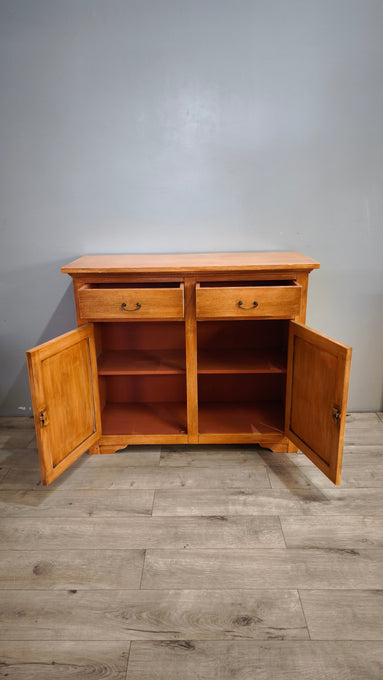 91350 Credenzina arancione in legno