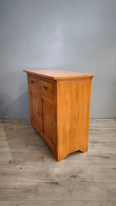 91350 Credenzina arancione in legno