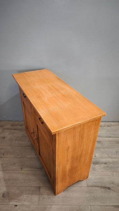91350 Credenzina arancione in legno