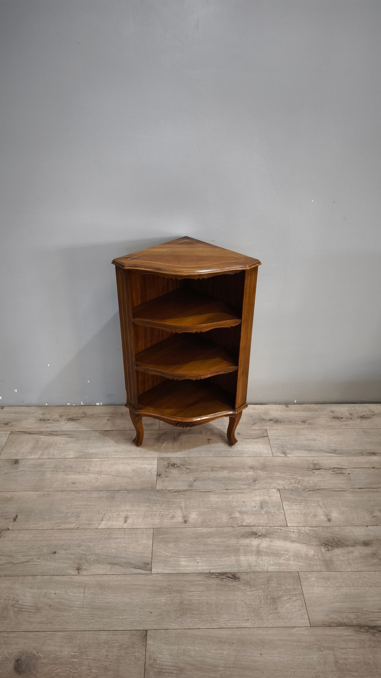 91442 Piccola angoliera in legno