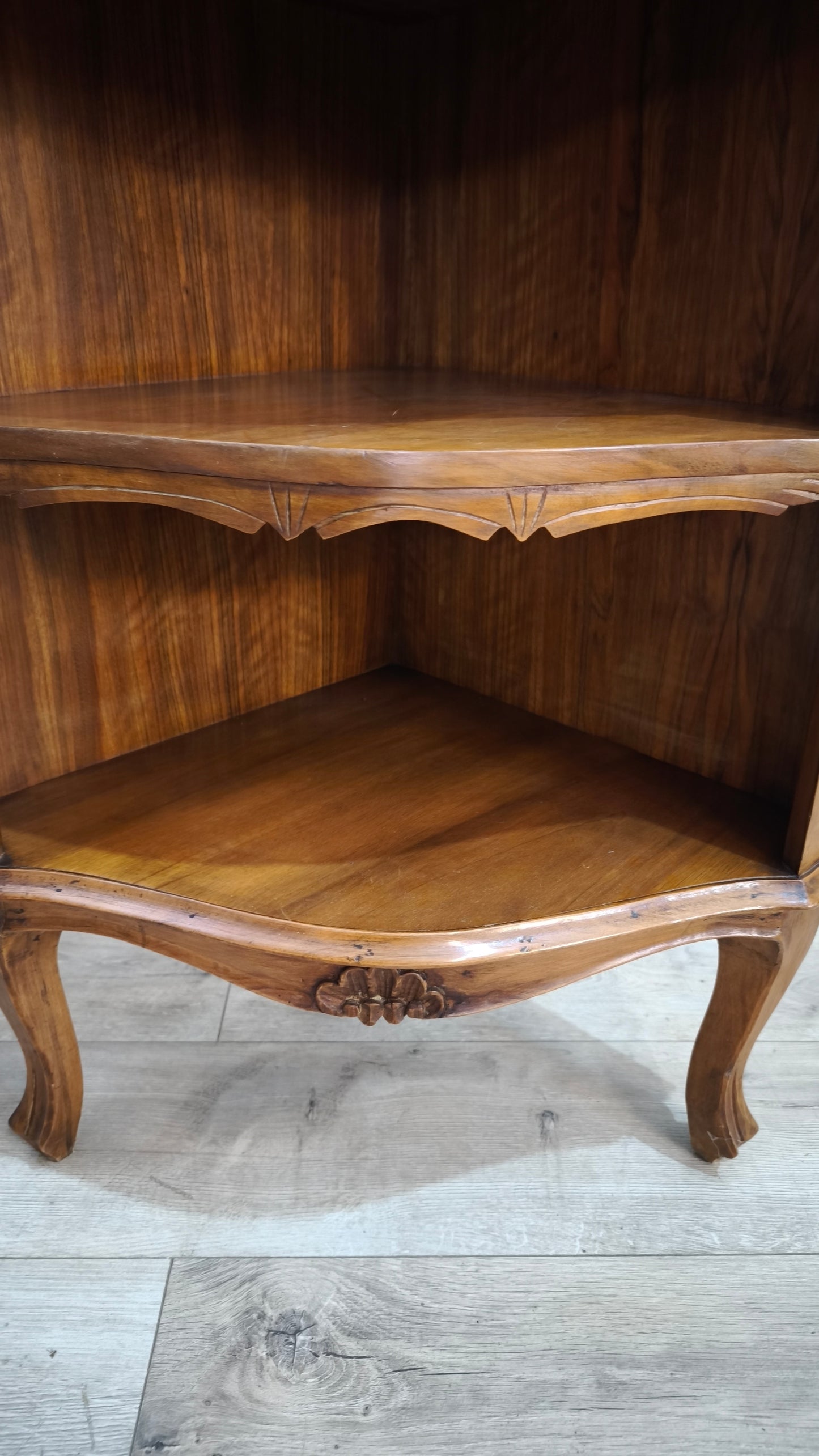 91442 Piccola angoliera in legno
