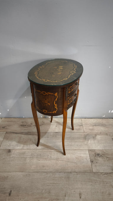 91438 Comodino in legno intarsiato con due cassetti frontali