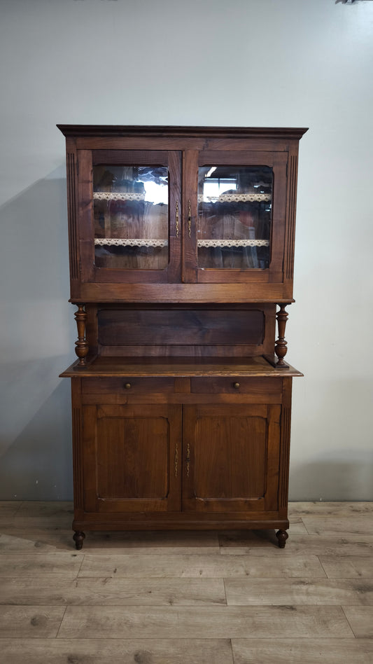 91448 Credenza in legno massello con vetrina