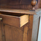 91448 Credenza in legno massello con vetrina