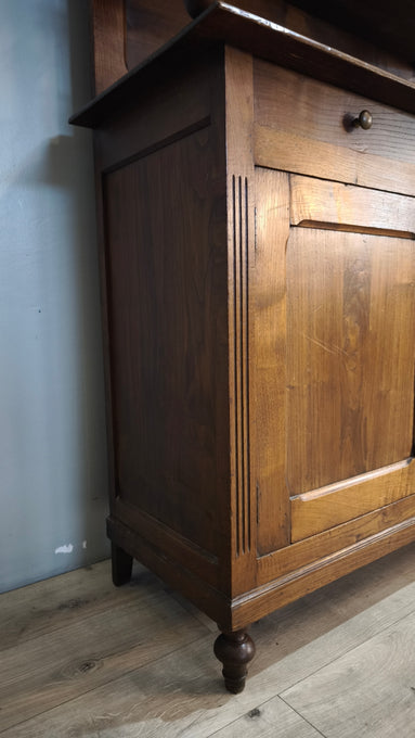 91448 Credenza in legno massello con vetrina