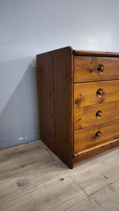 91433 Cassettiera in legno con quattro cassetti
