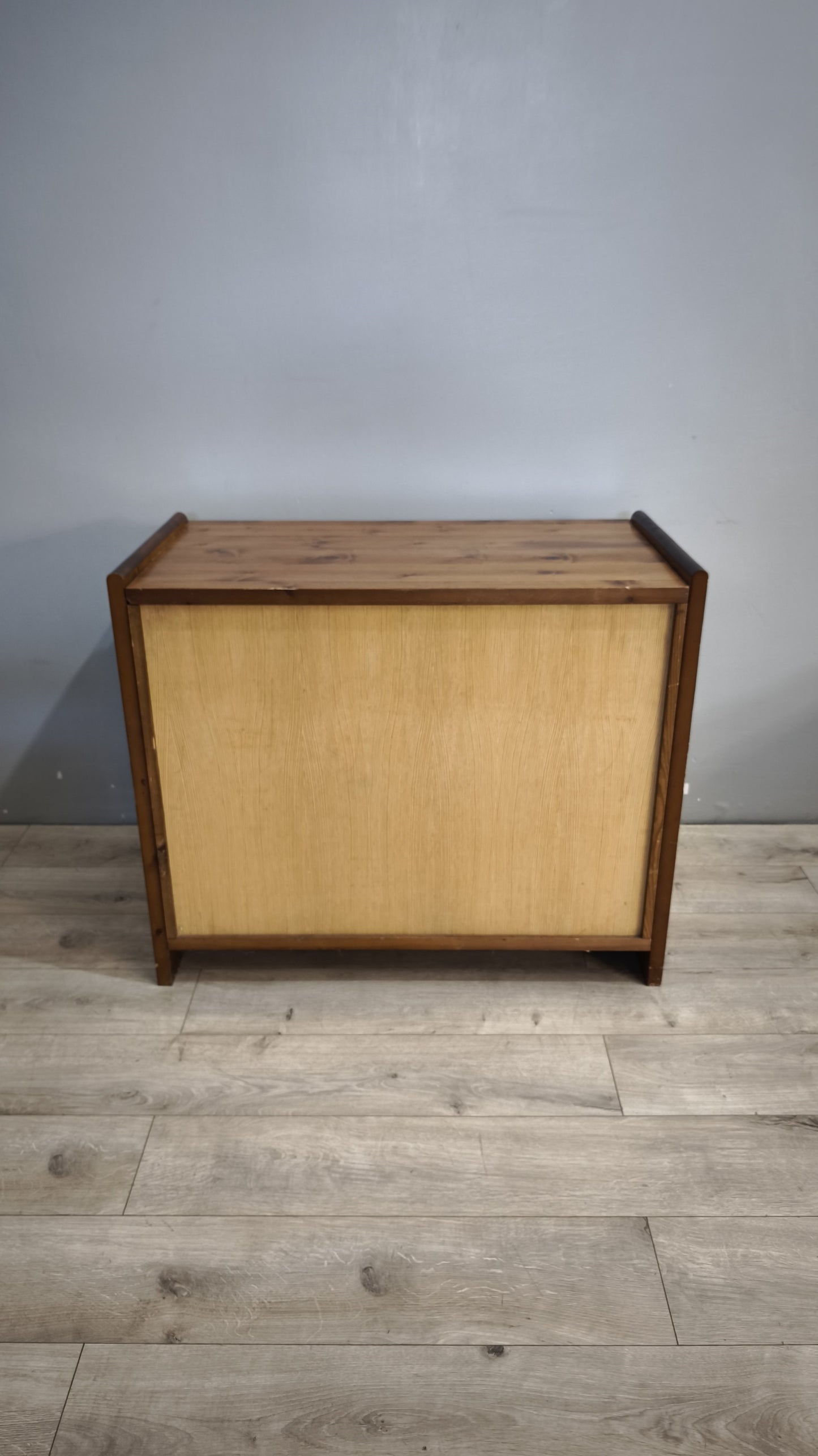 91433 Cassettiera in legno con quattro cassetti
