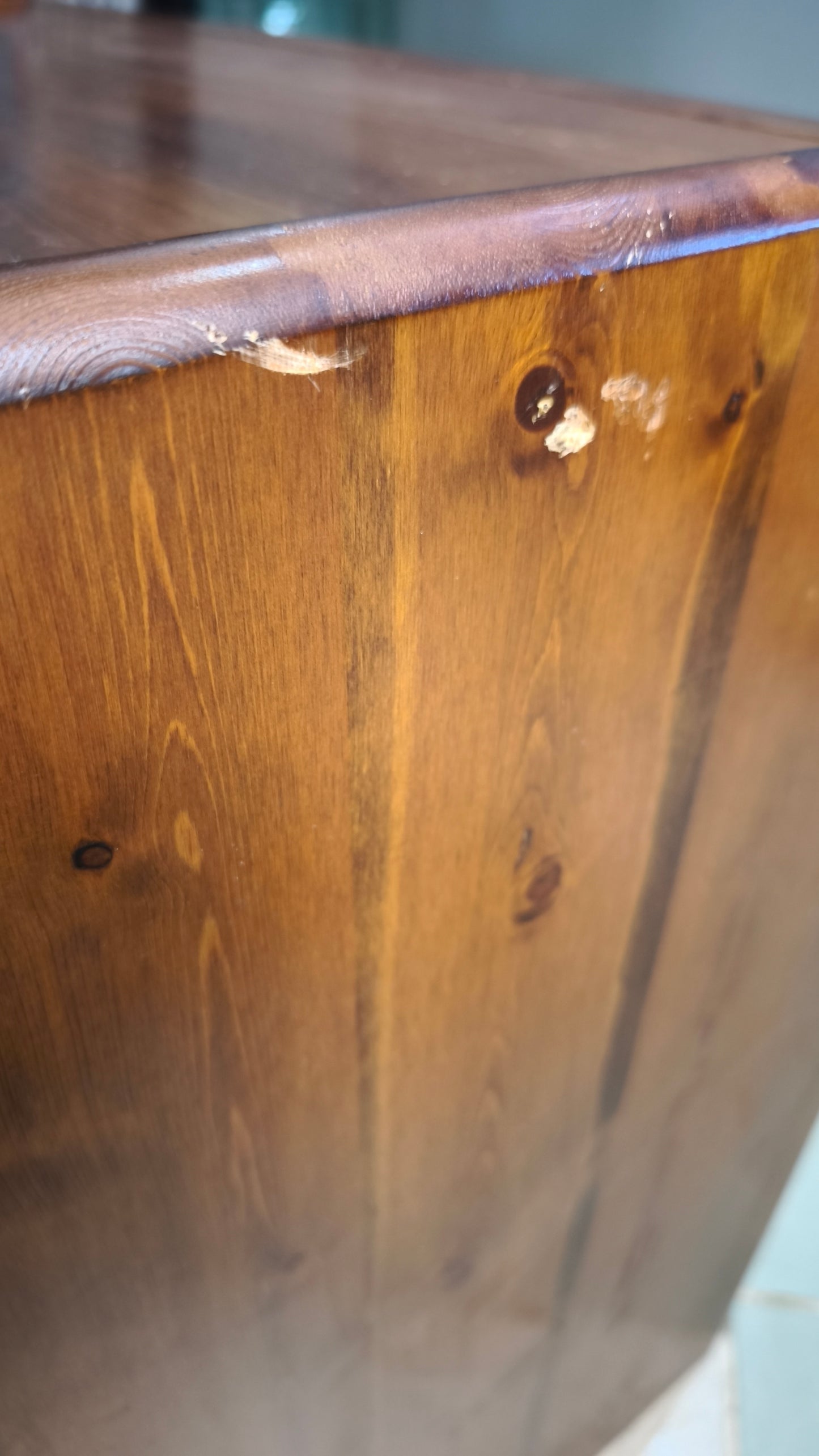 91433 Cassettiera in legno con quattro cassetti