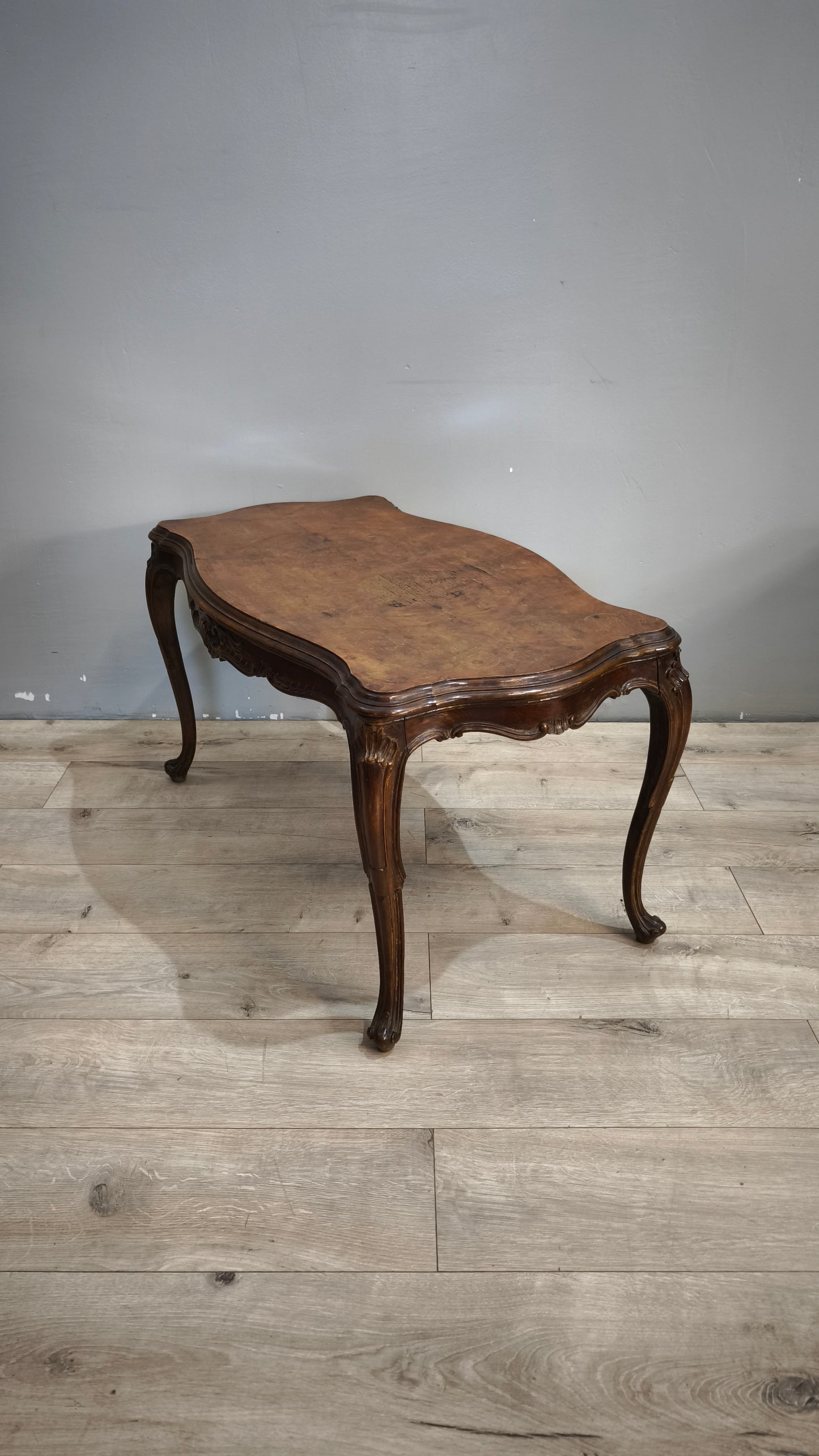 91437 Tavolo da salotto con gambe a sciabola