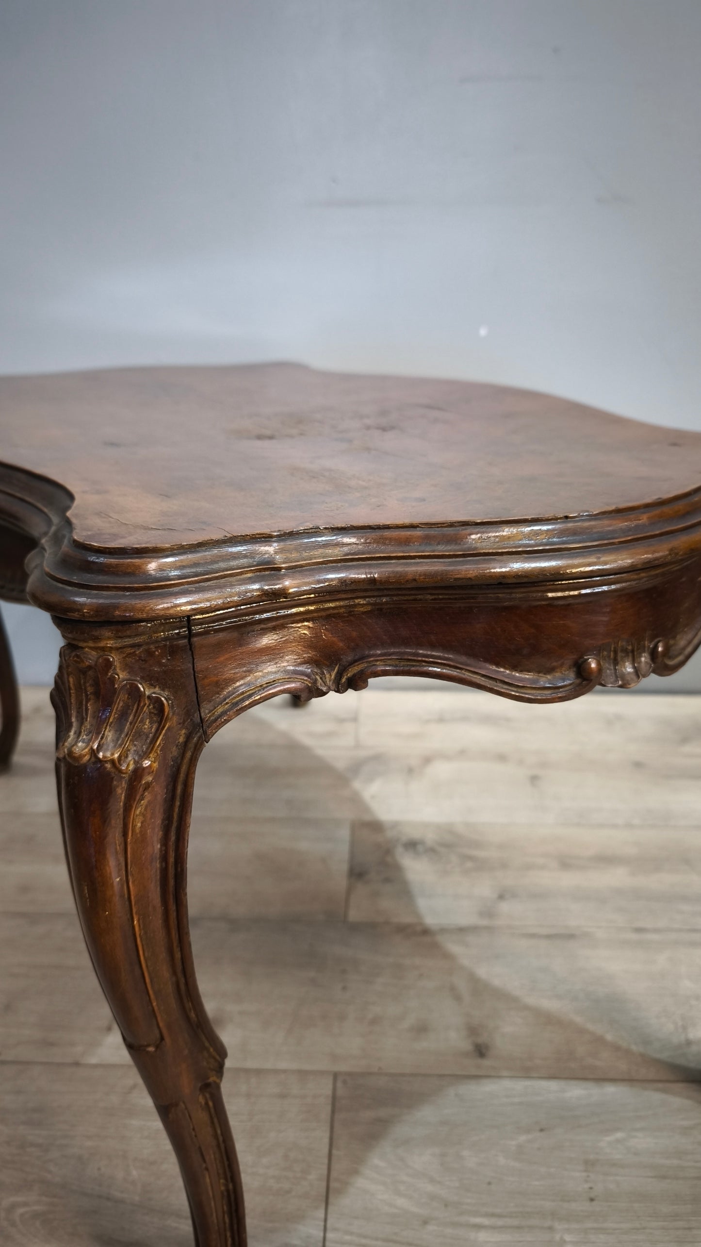 91437 Tavolo da salotto con gambe a sciabola