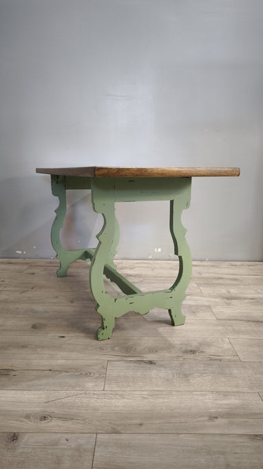 179 Tavolo fratino con base dipinta verde e piano color legno