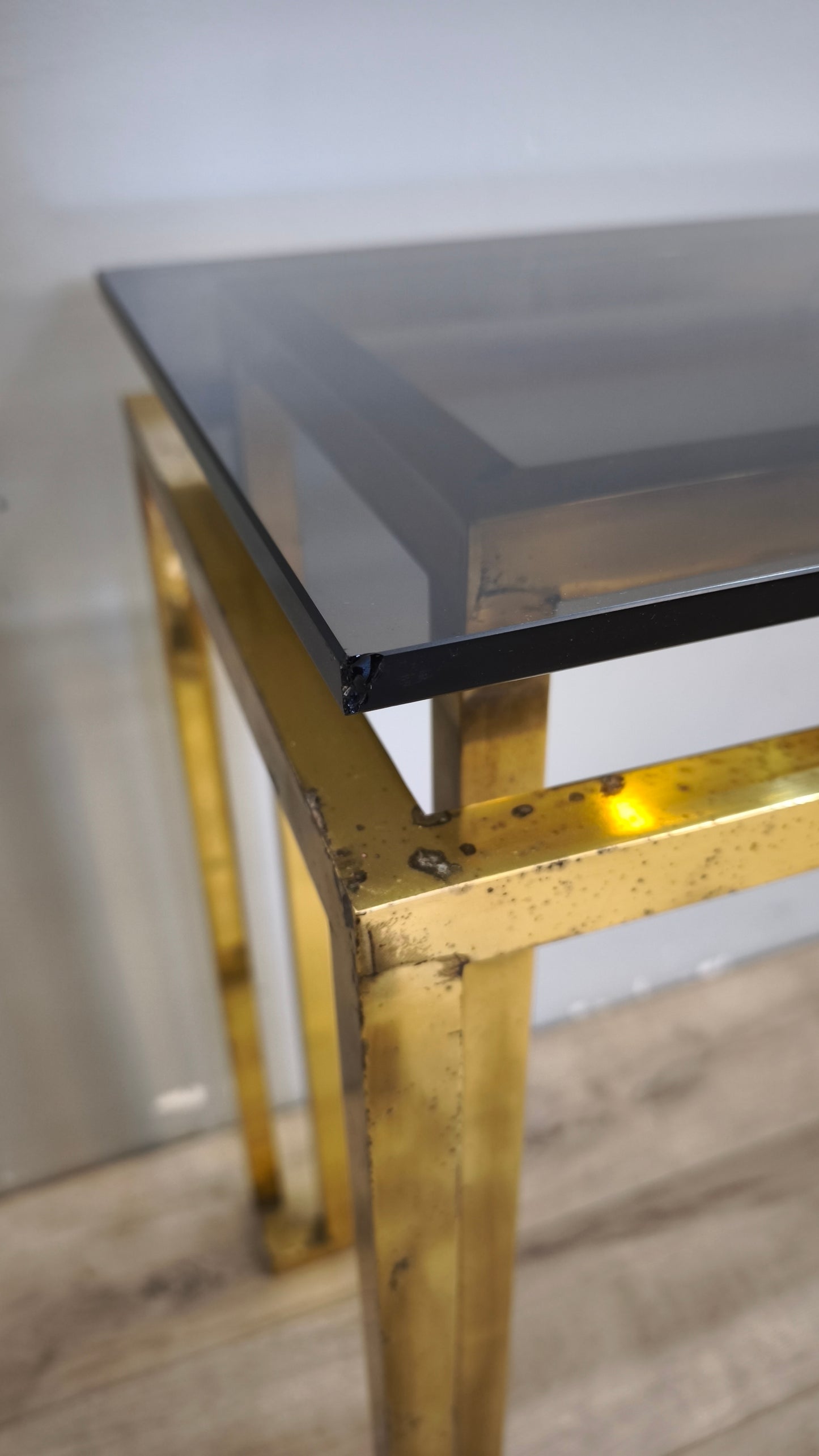 193 Console in ottone e vetro fumé