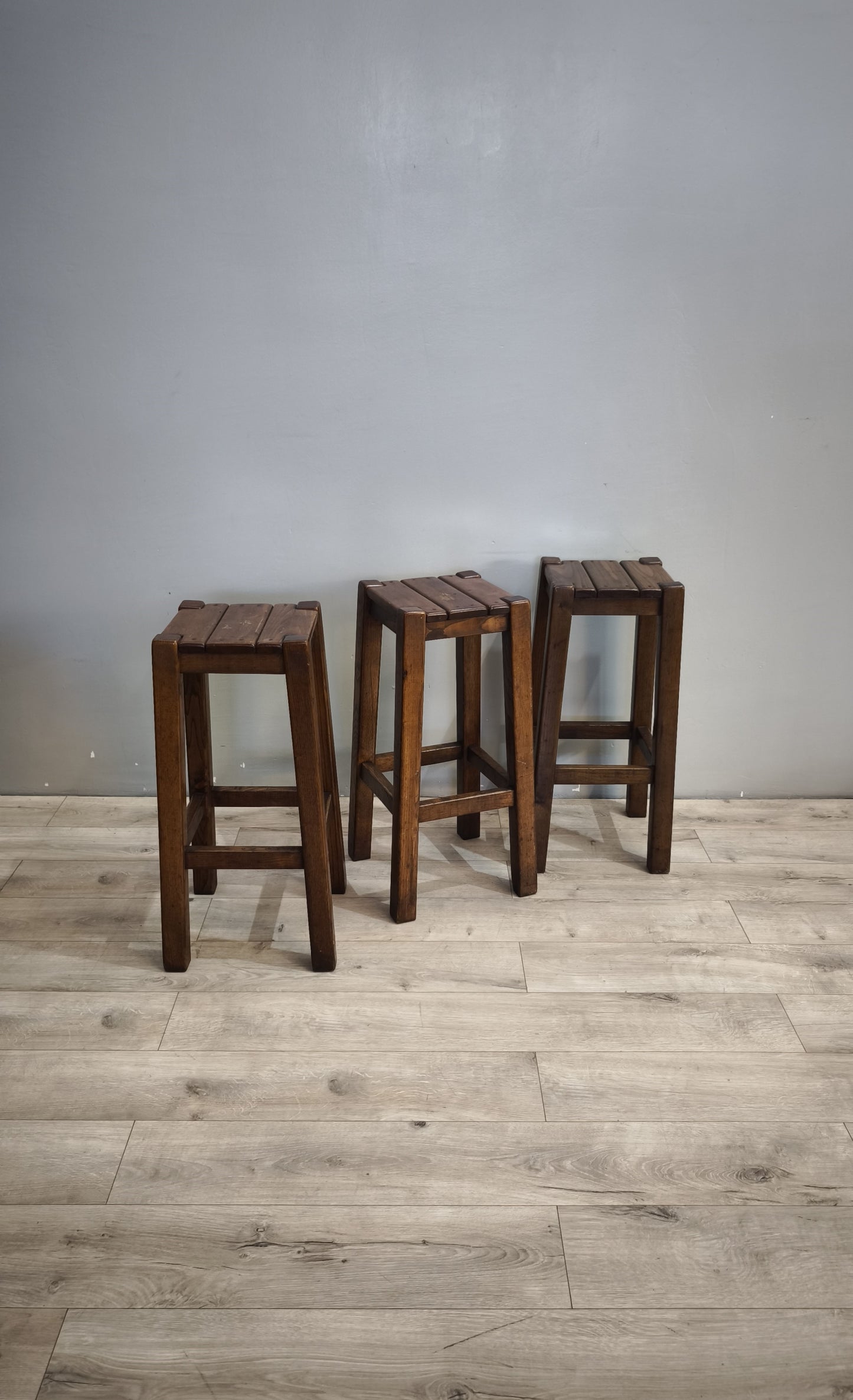 187 Sgabello in legno