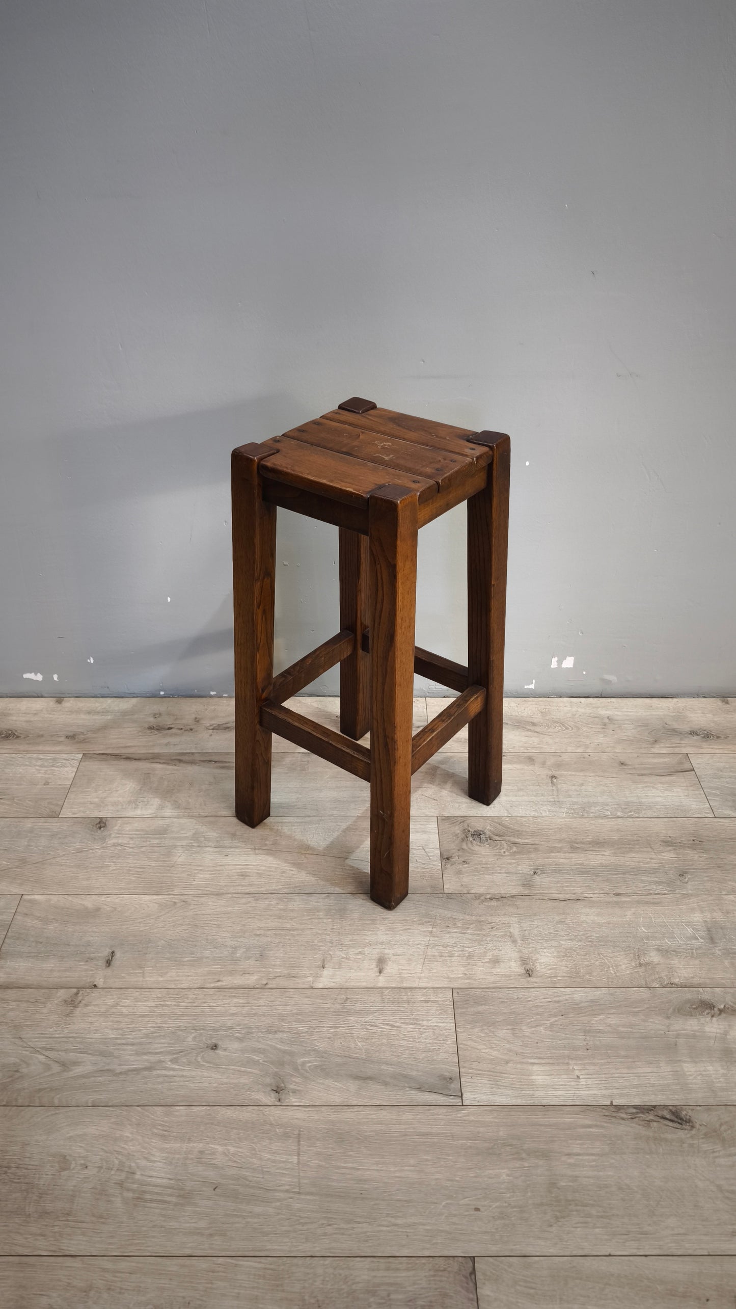 187 Sgabello in legno
