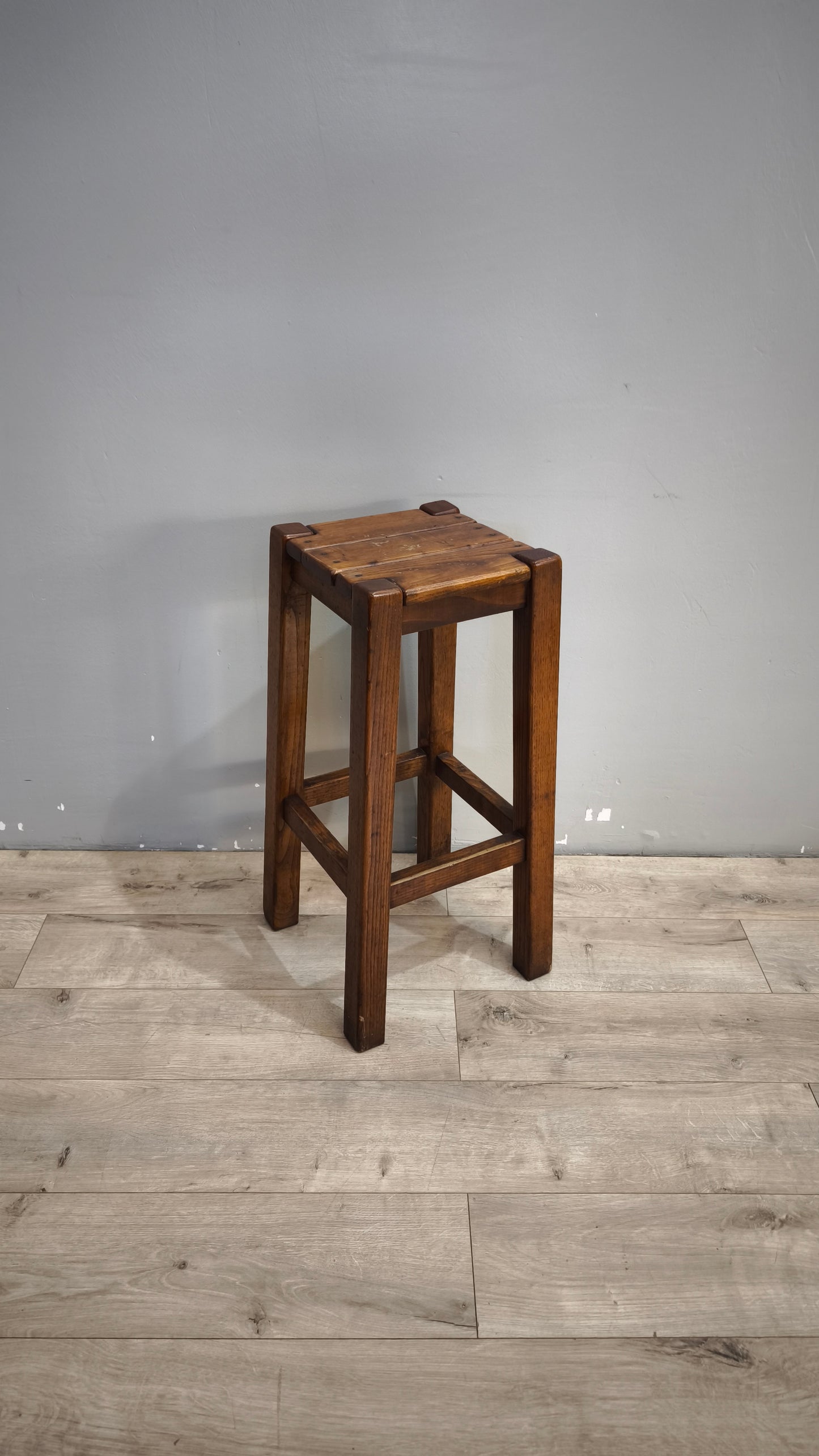 187 Sgabello in legno