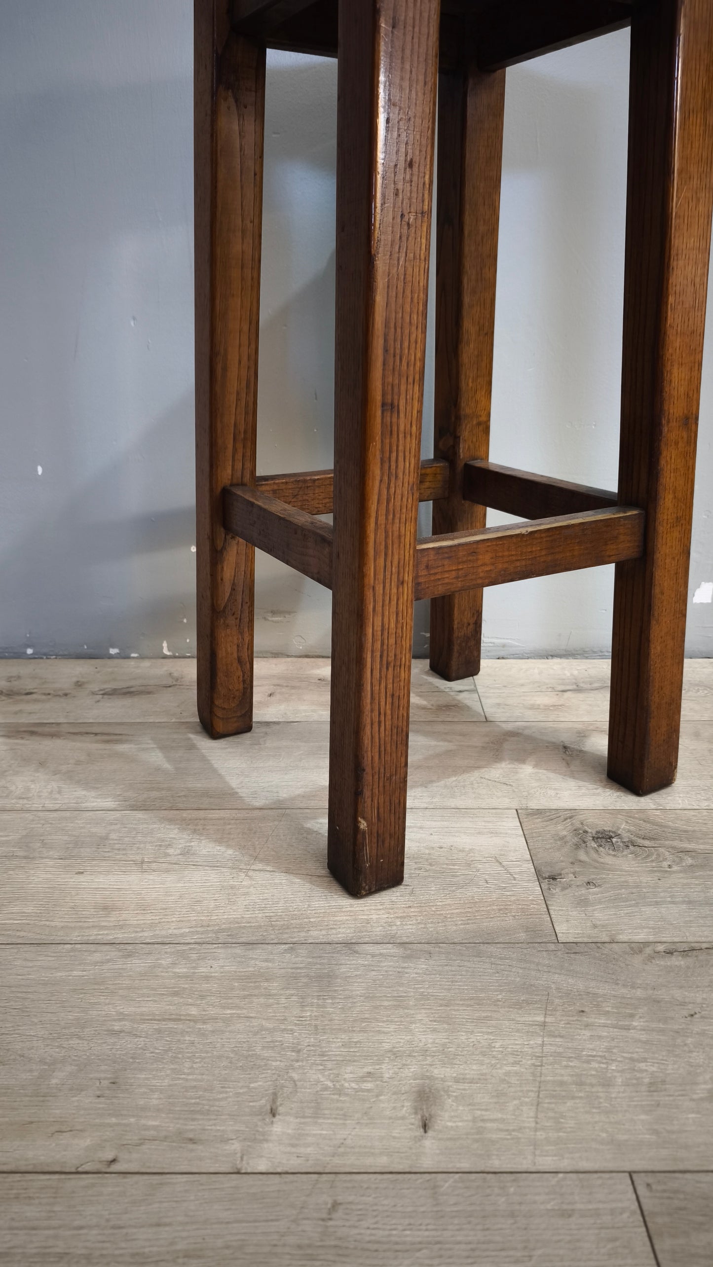 187 Sgabello in legno