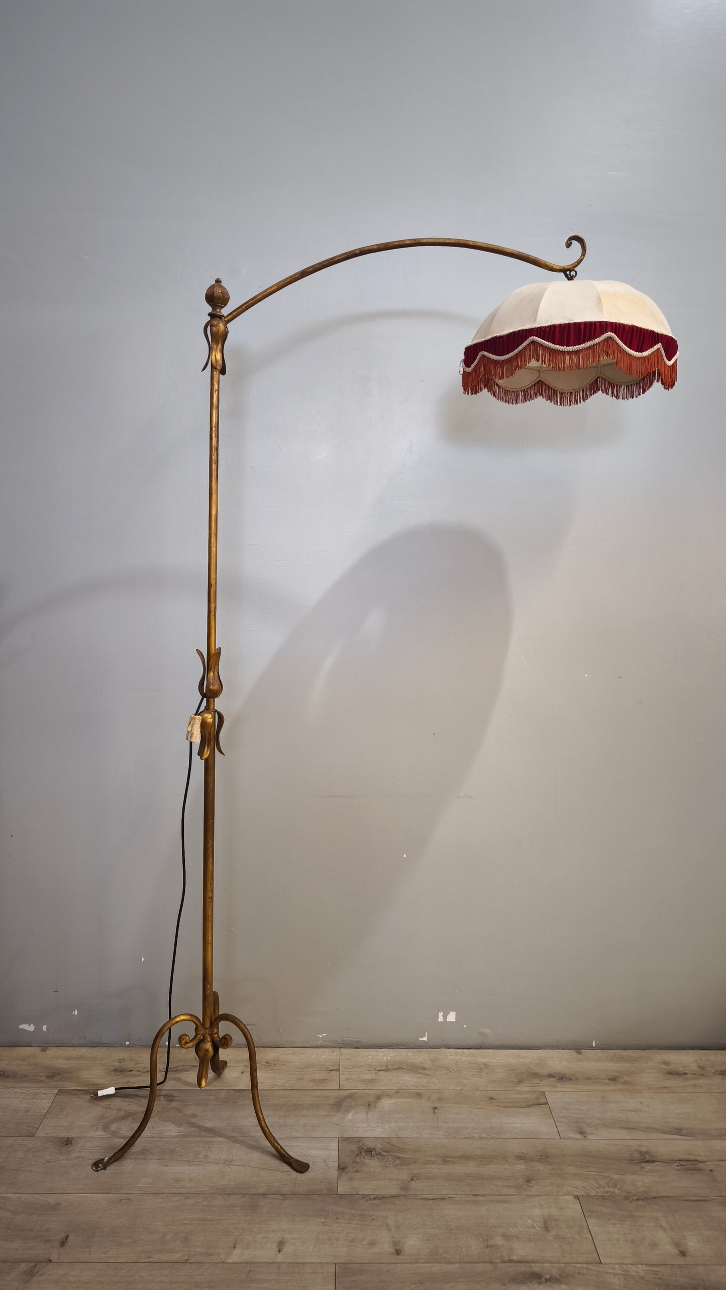 91763 Piantana in metallo dorato