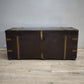 185 Baule marrone in legno