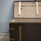 185 Baule marrone in legno
