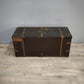 185 Baule marrone in legno