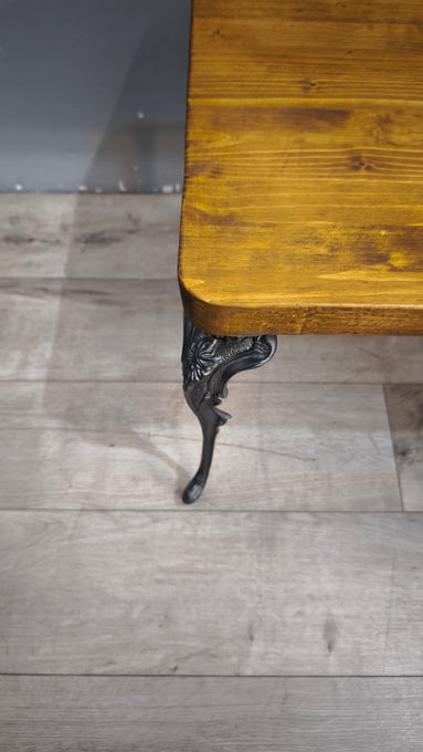 186 Tavolino da salotto in ferro con piano in legno