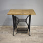 191 Base in ghisa Singer con piano in legno