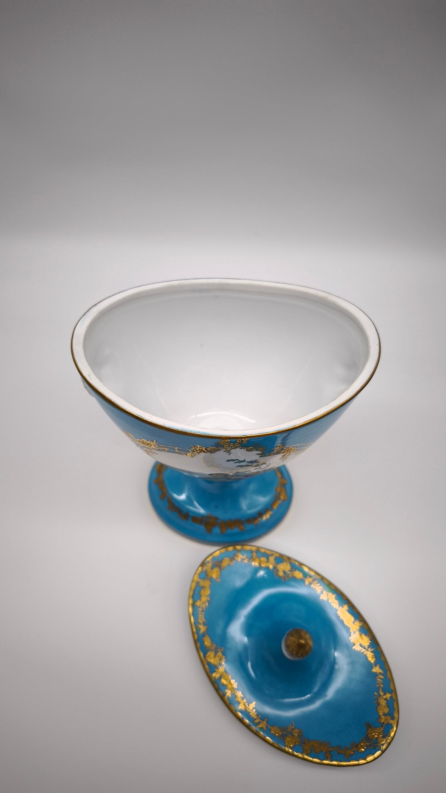 91531 Coppia di vasi vecchia Parigi in porcellana azzurra e oro