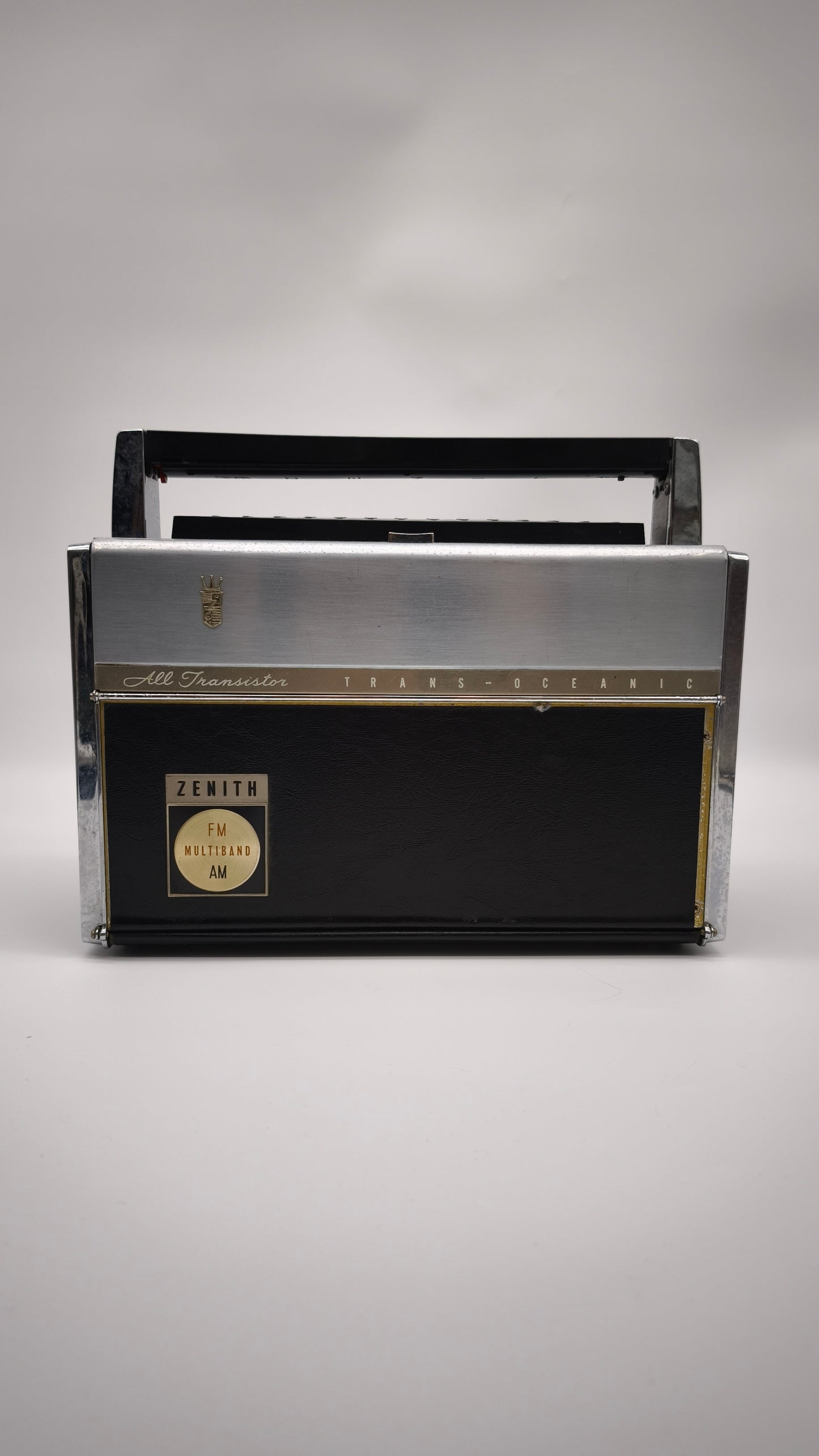 91487 Radio d'epoca Zenit trans-oceanic Royal '3000' Multiband FM-AM