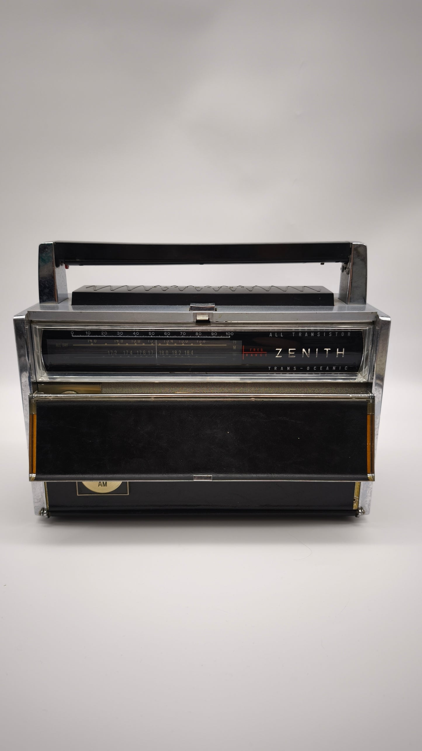 91487 Radio d'epoca Zenit trans-oceanic Royal '3000' Multiband FM-AM
