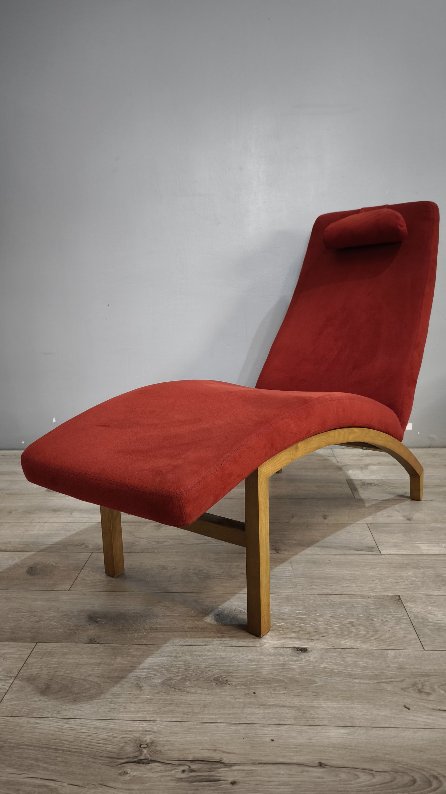 91578 Chaise longue in legno rivestita in alcantara
