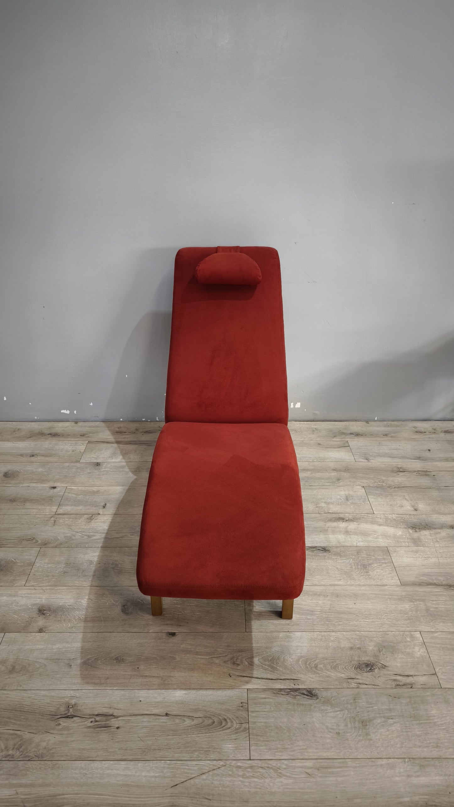 91578 Chaise longue in legno rivestita in alcantara