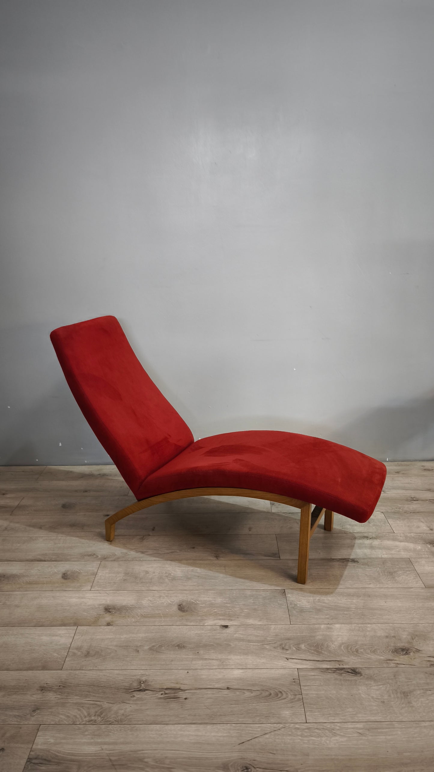 91578 Chaise longue in legno rivestita in alcantara