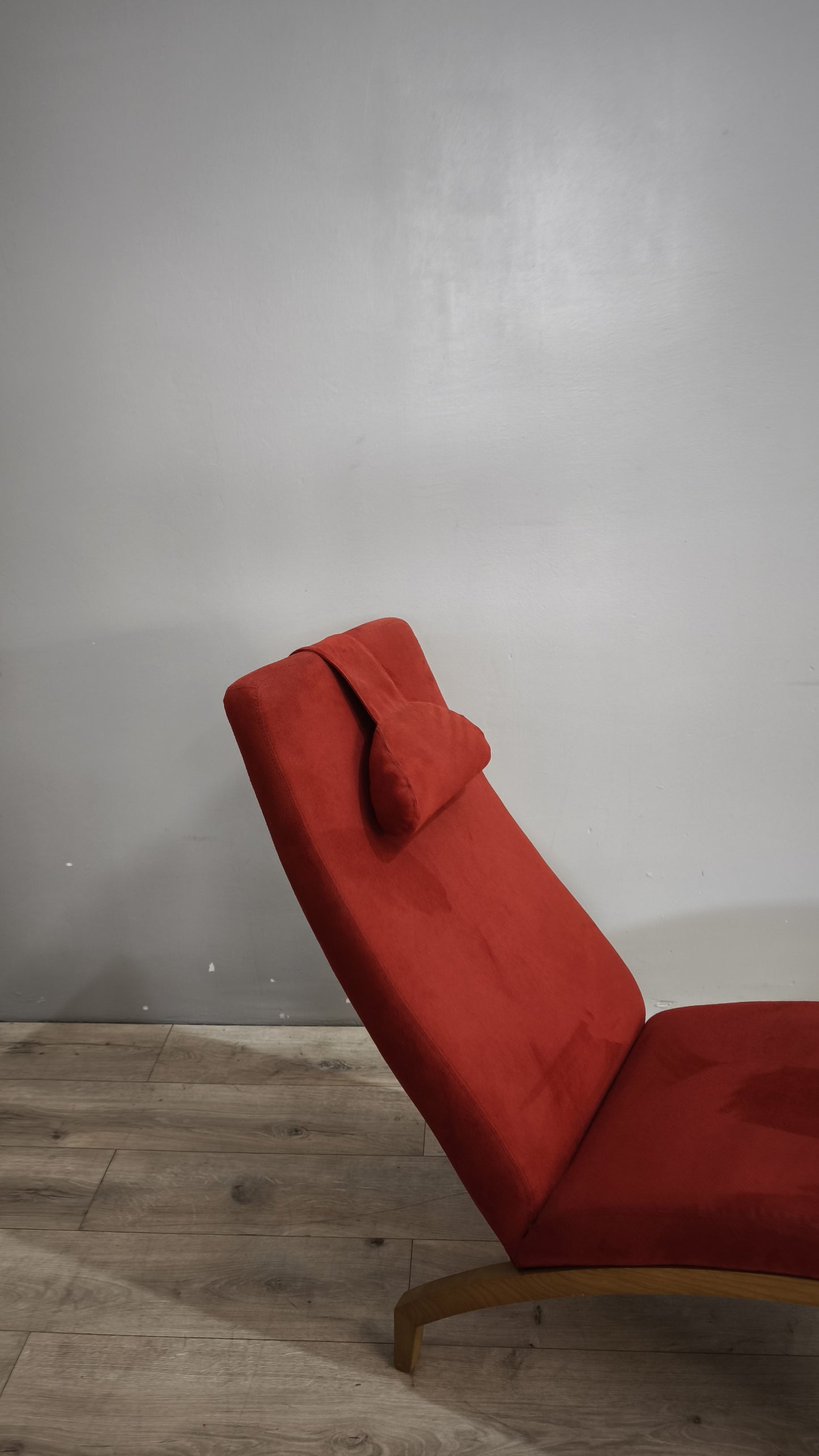 91578 Chaise longue in legno rivestita in alcantara