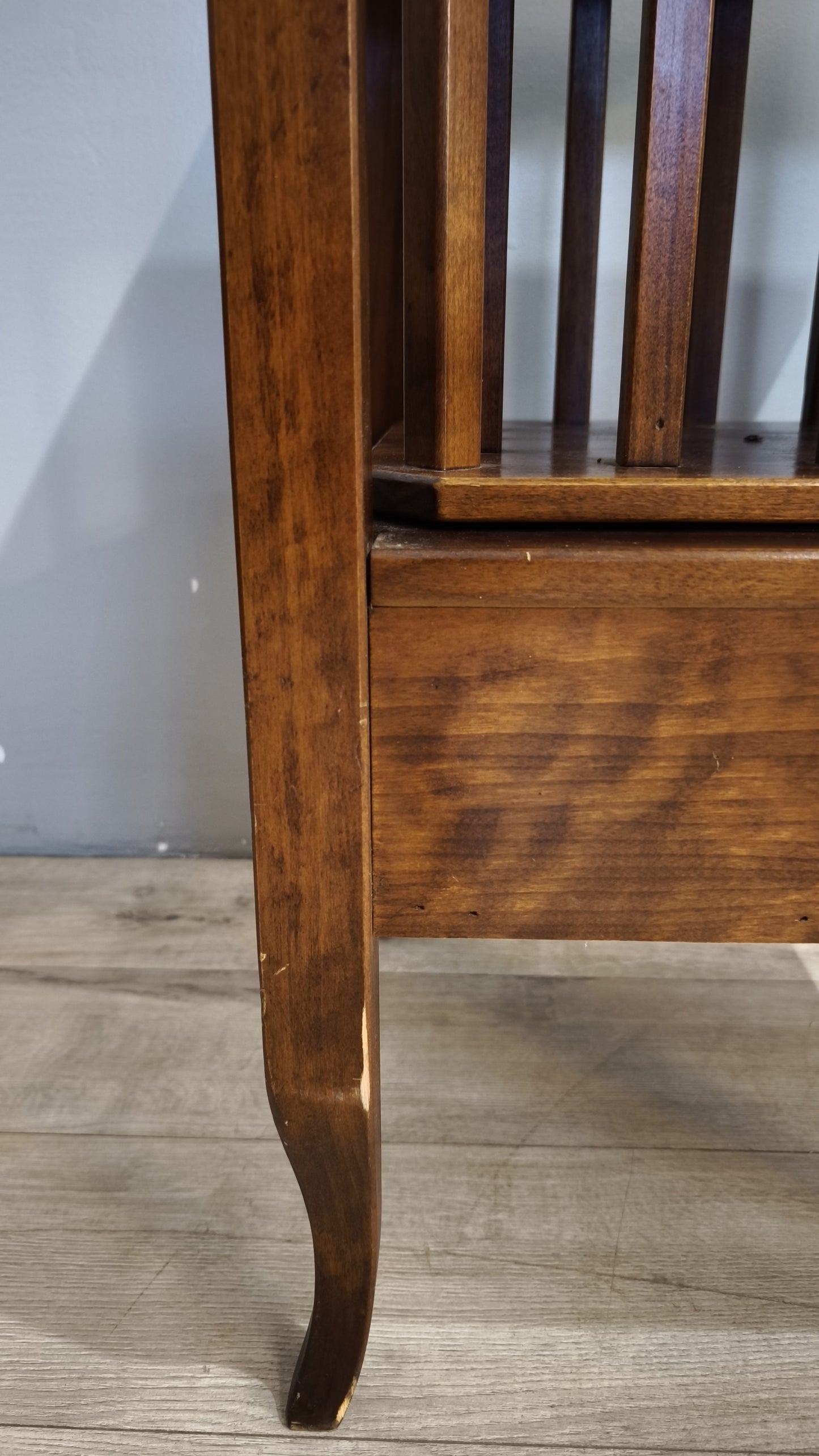91705 Mobiletto porta vinili in legno con due piccoli cassetti