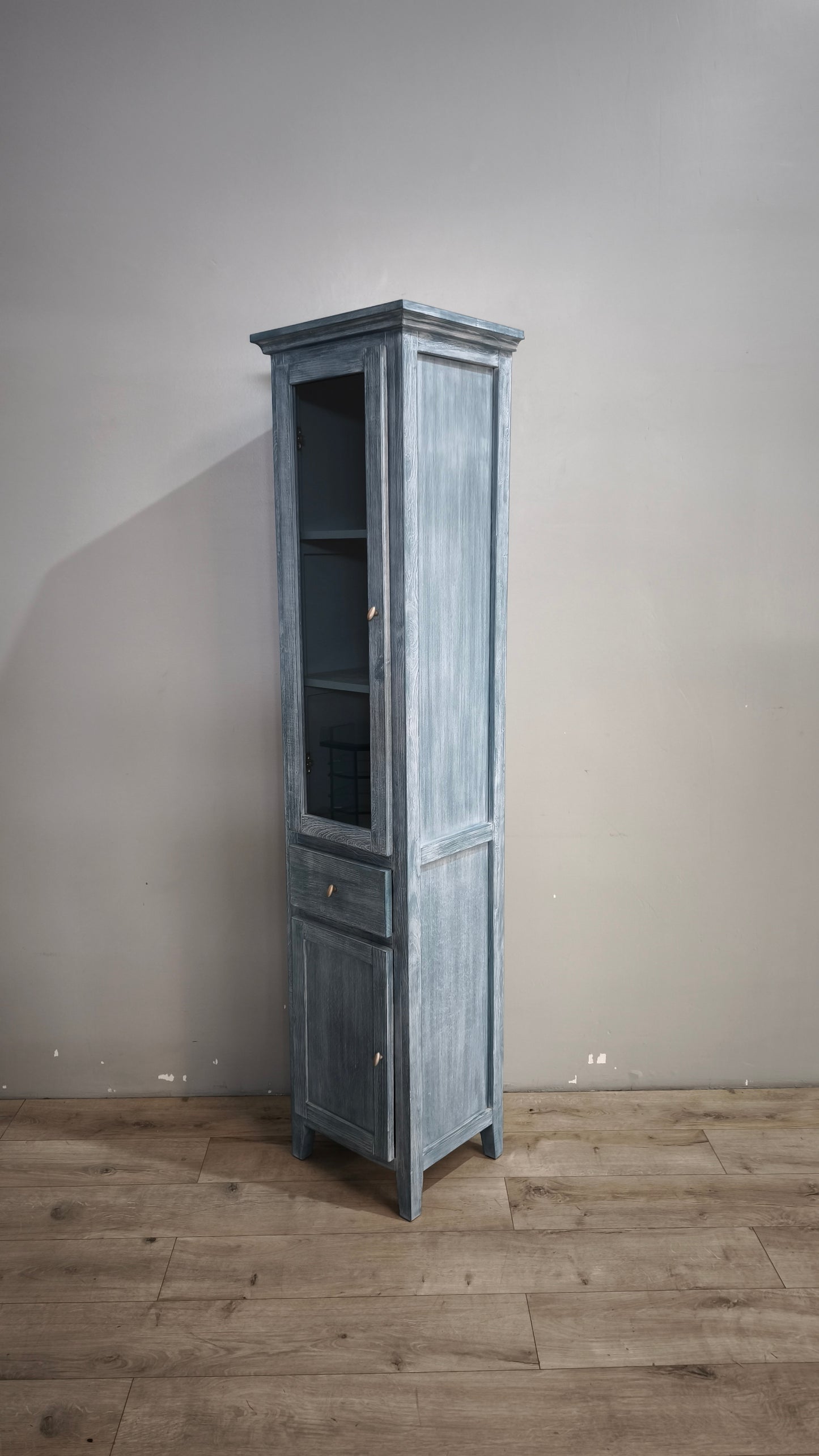 91711 Libreria vetrina a colonna in legno dipinta azzurra