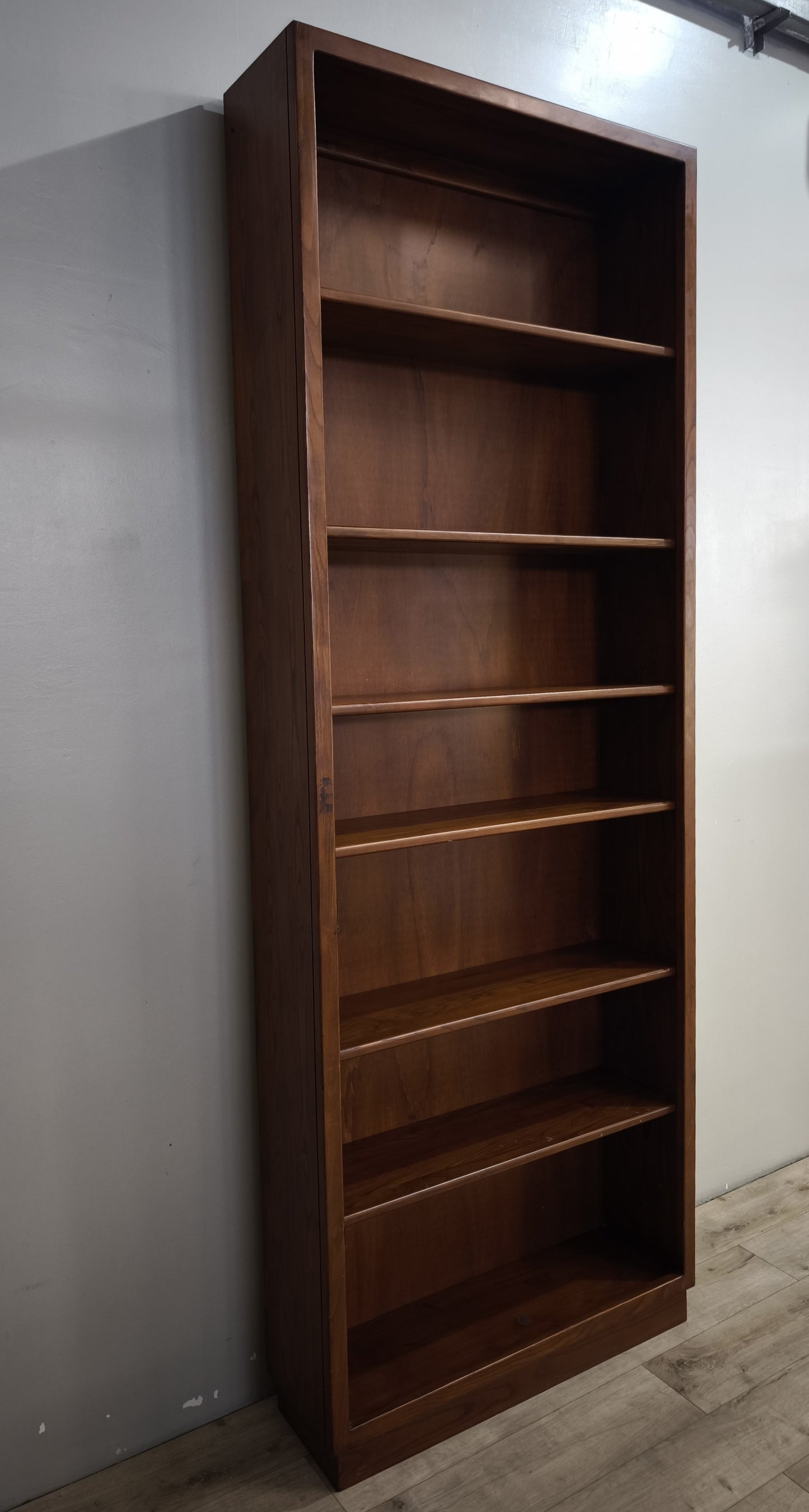 91712 Libreria alta in legno